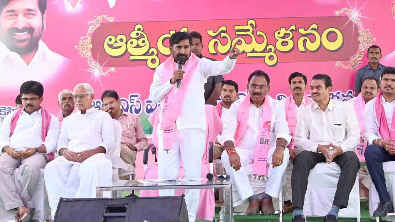 గులాబీ జెండాతోనే జీవితాల్లో వెలుగులు