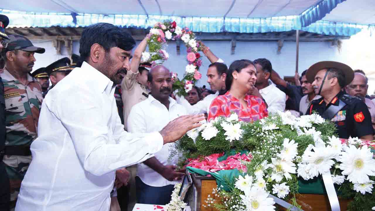 వీరుడా.. వందనం