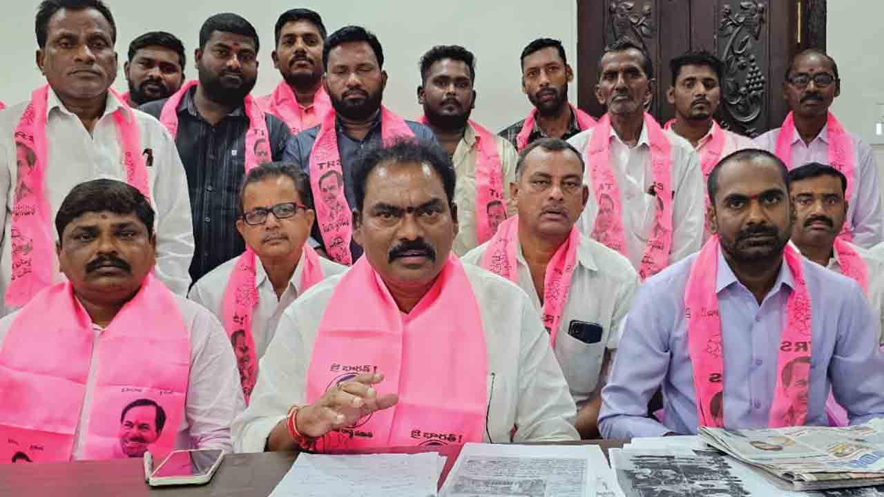 బండి.. పచ్చి అవకాశవాది