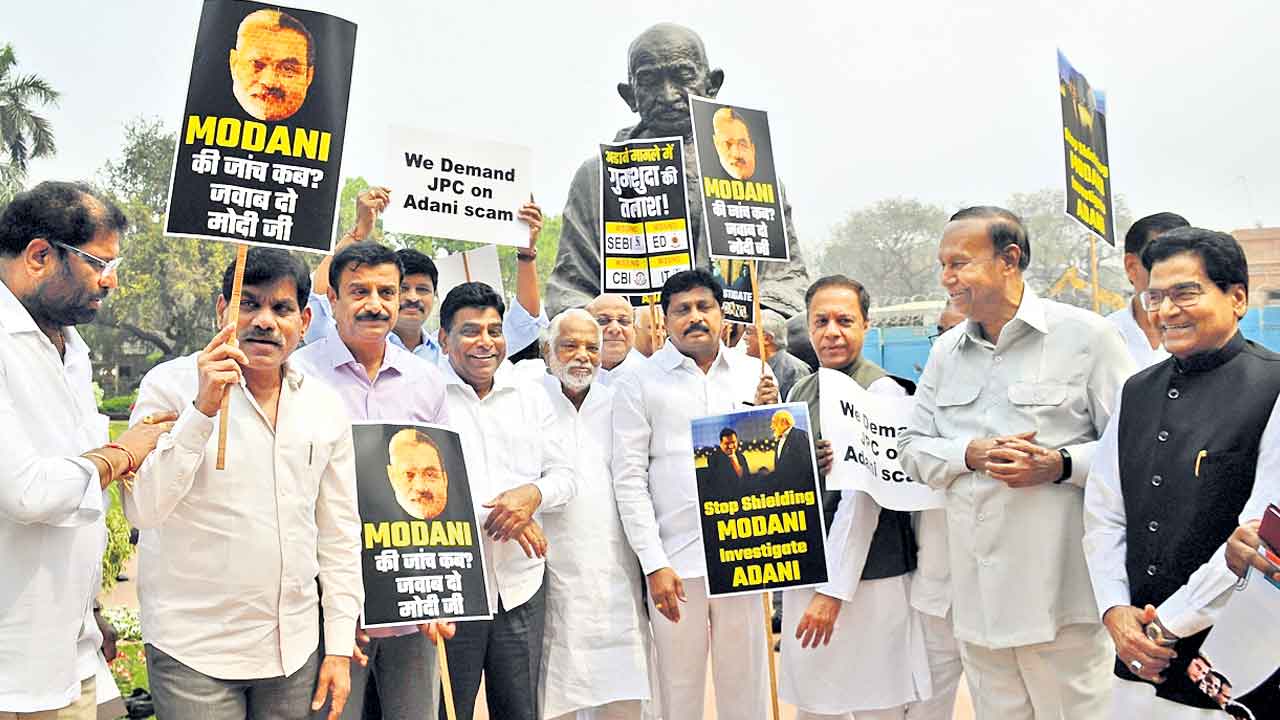 నోరు విప్పరెందుకు?