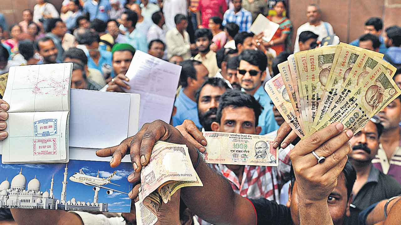 అబద్ధాలు ఎన్నాళ్లు నిలుస్తాయి?