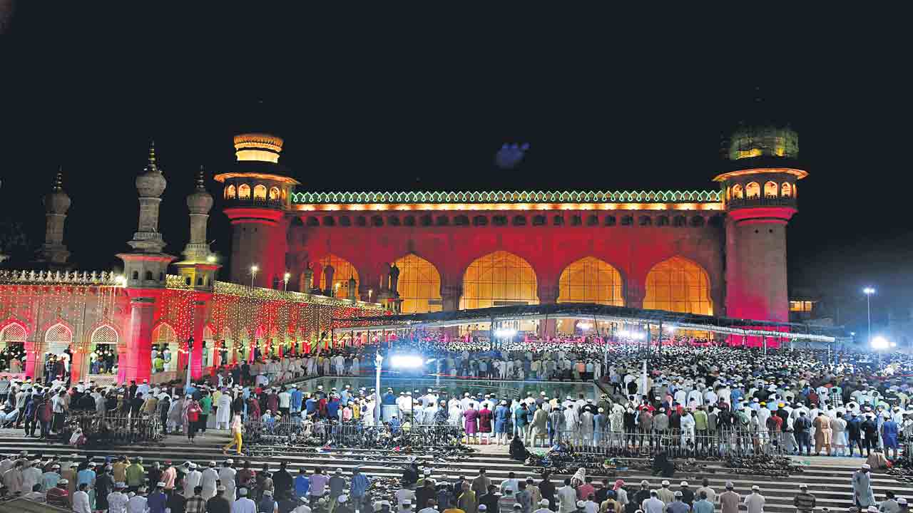 Ramzan | నెలవంక దర్శనం.. నేటి నుంచే రంజాన్‌ ఉపవాస దీక్షలు షురూ