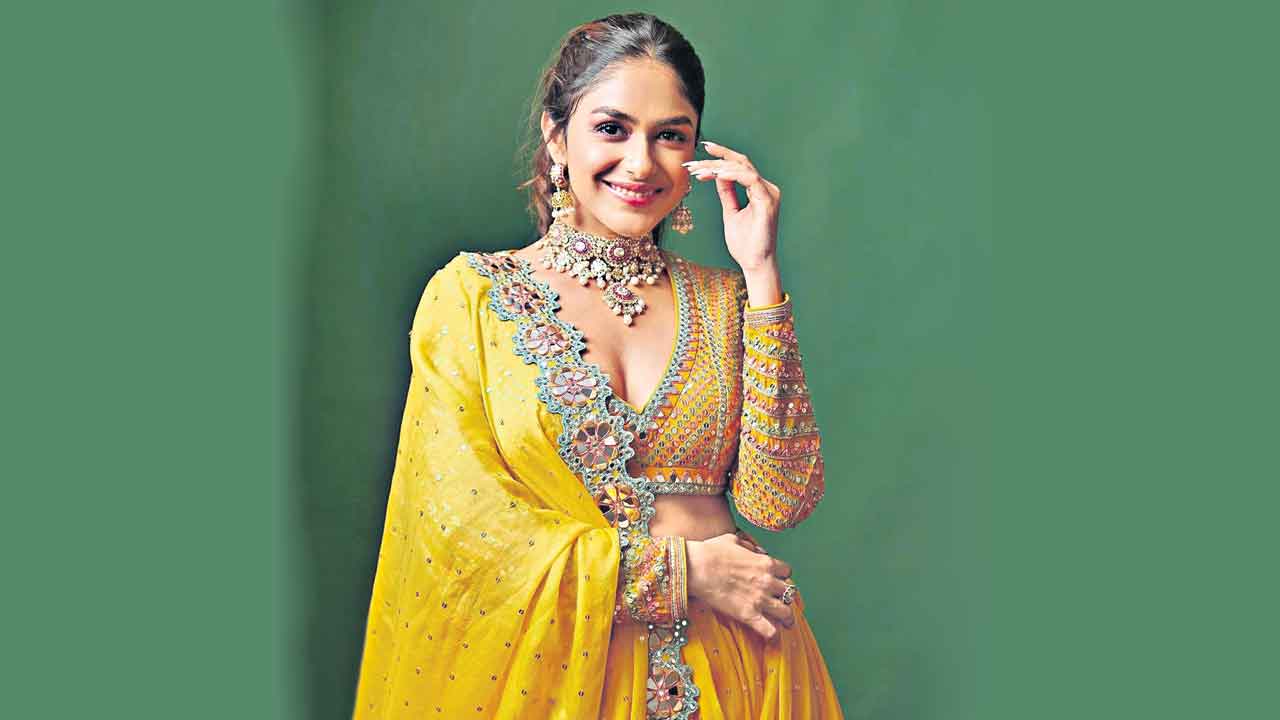 Mrunal Thakur | హైదరాబాద్‌లో స్థిరపడేందుకు