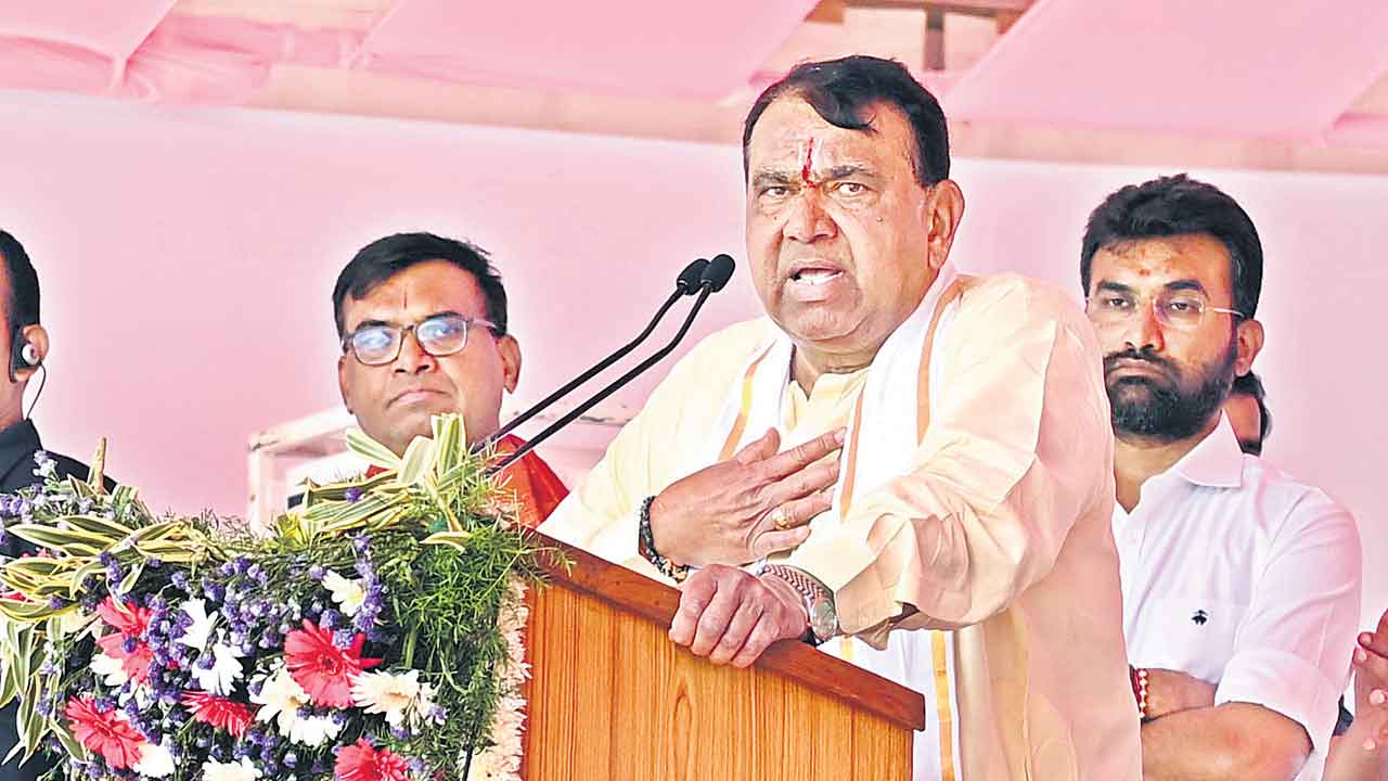 కేసీఆర్‌ కోసం దేశం ఎదురుచూపు