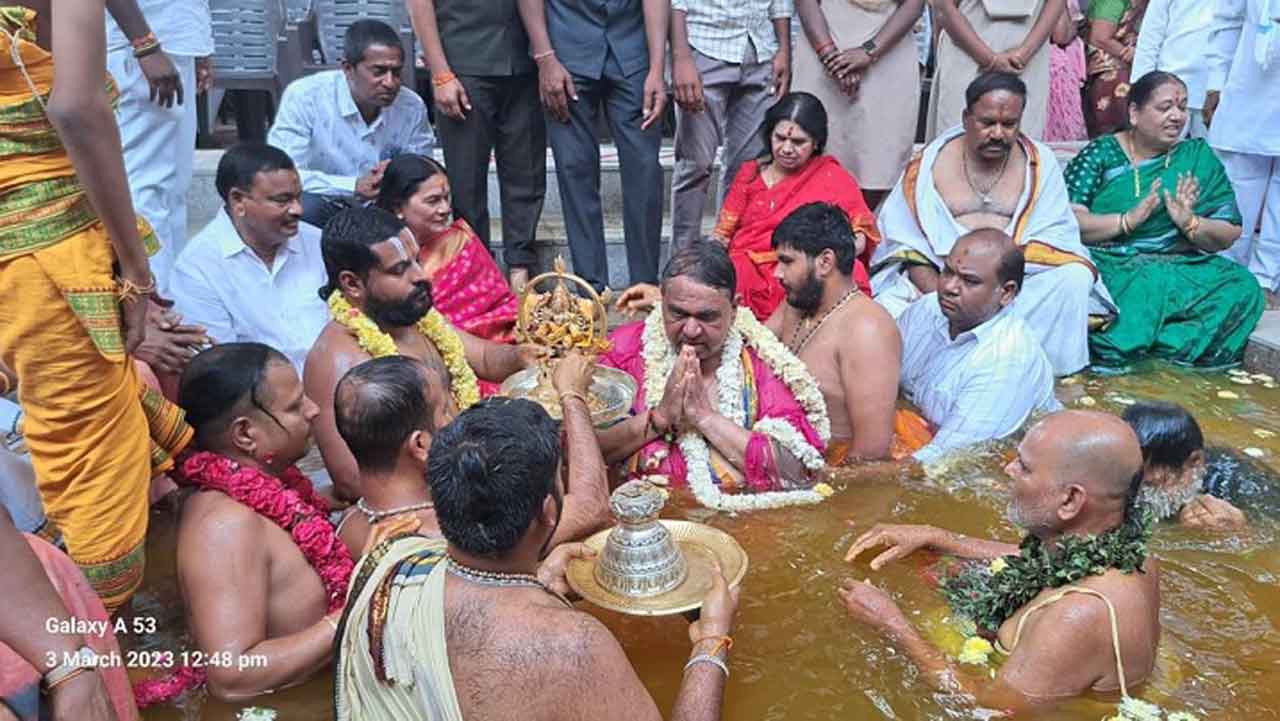 Telangana Tirumala | తెలంగాణ తిరుమల బ్రహ్మోత్సవాలు పూర్తి .. పాల్గొన్న సభాపతి పోచారం శ్రీనివాసరెడ్డి దంపతులు
