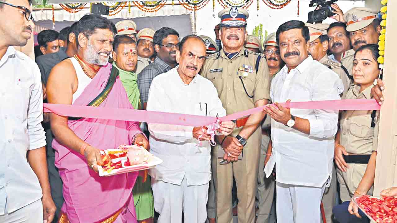 రాష్ట్ర పోలీసులు దేశానికే గర్వకారణం