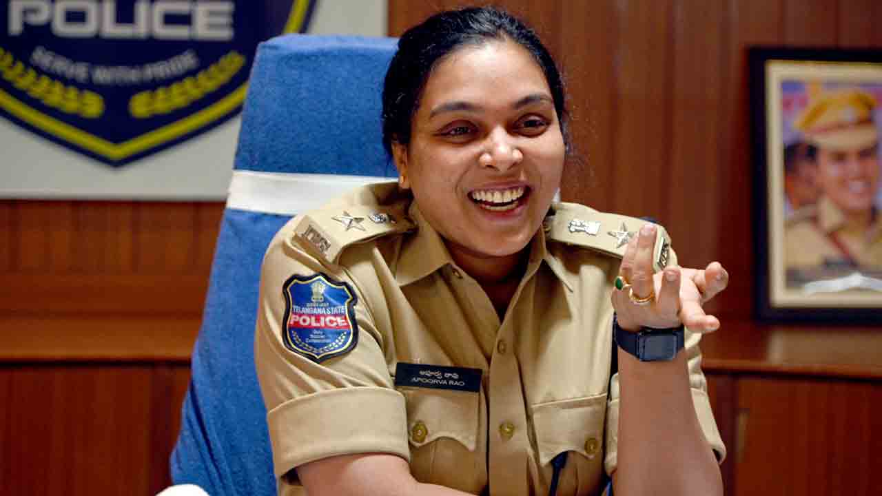 Women’s day | చదువాలి.. ఆర్థికంగా ఎదెగాలి.. సోషల్ మీడియాతో టైం వేస్ట్ వద్దు: నల్లగొండ ఎస్పీ అపూర్వరావు