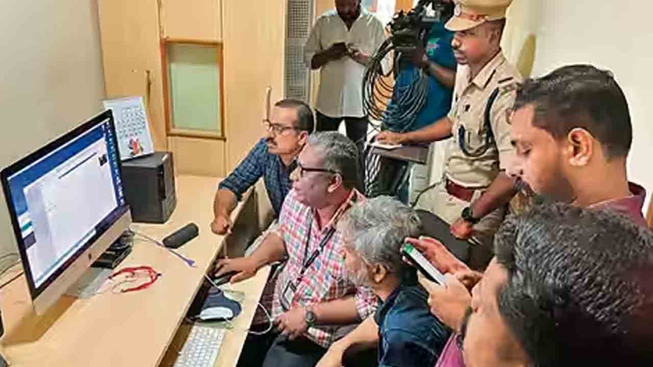 ఆసియానెట్‌ ఆఫీసులో కేరళ పోలీసుల సోదాలు