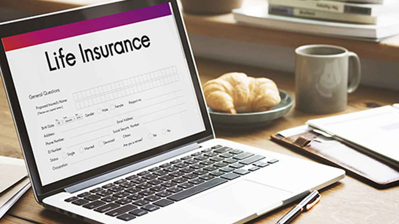 ఏప్రిల్‌ 1 లోపే పాలసీ తీసుకోండి లేకపోతే పన్ను బాదుడు