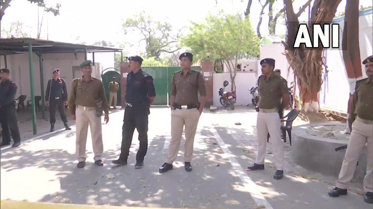 Rabri Devi: మాజీ సీఎం ర‌బ్రీ దేవిని విచారిస్తున్న సీబీఐ