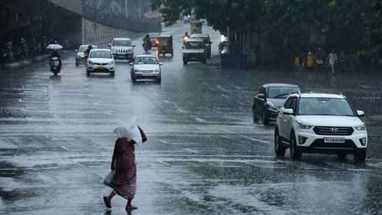 Rain | హైదరాబాద్‌లో పలుచోట్ల వర్షం.. ఉక్కపోత నుంచి ఉపశమనం