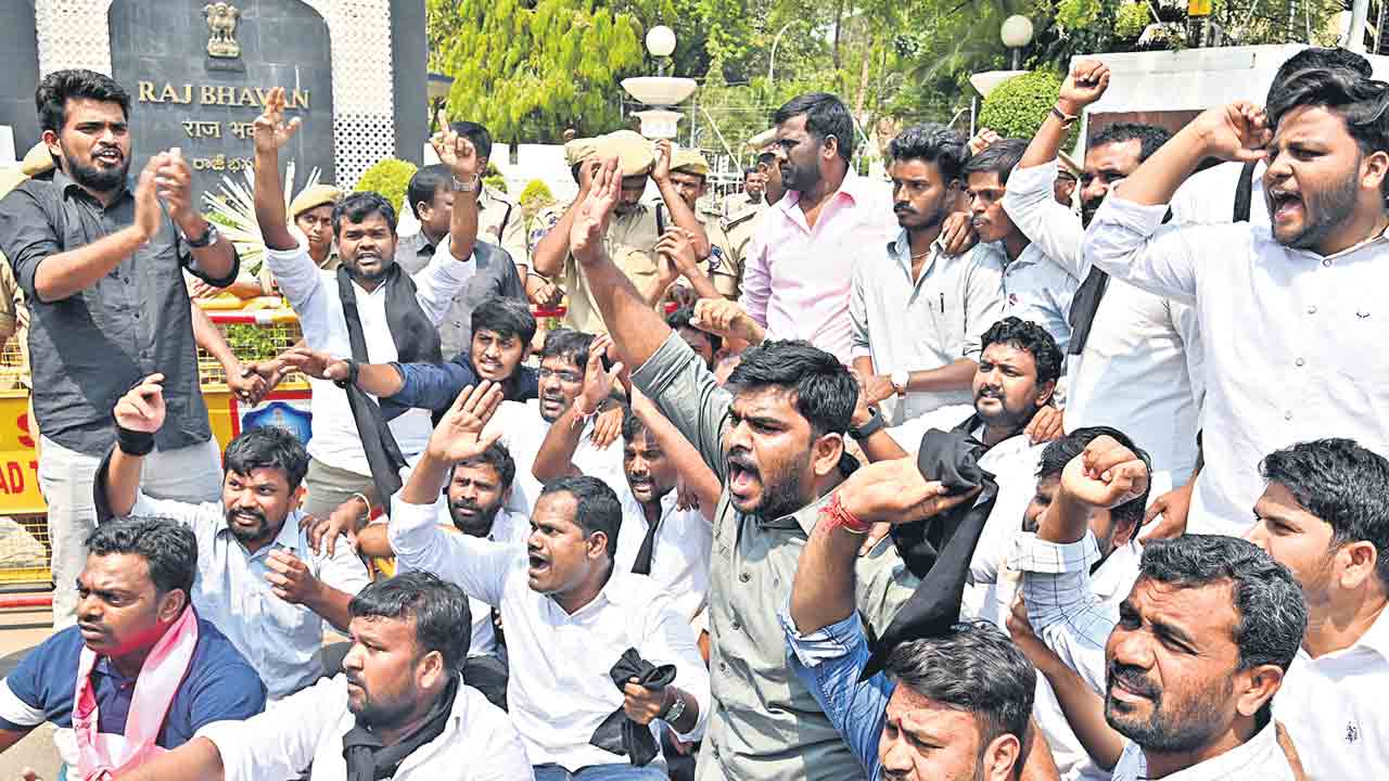 గవర్నర్‌ డౌన్‌.. డౌన్‌