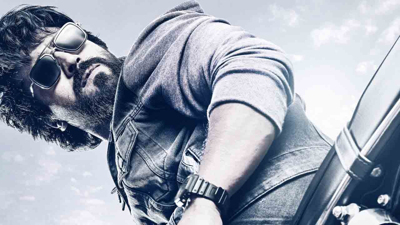 Ram Charan | అల్ట్రా స్టైలిష్‌లుక్‌లో రామ్‌చరణ్‌.. RC15 ఫస్ట్‌లుక్‌ పోస్టర్‌ రిలీజ్‌