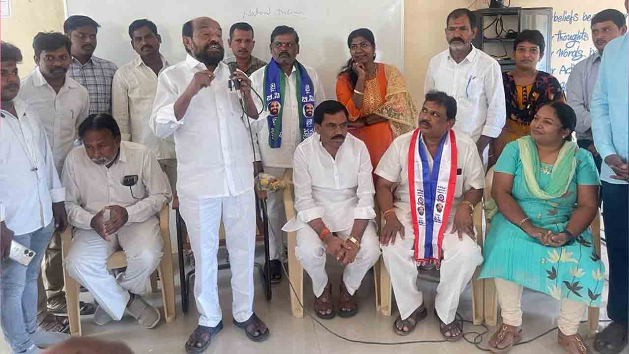 R Krishnaiah | ఉద్యోగం వద్దనుకొని ఉద్యమాన్ని ఎంచుకున్నా : ఆర్‌. కృష్ణయ్య