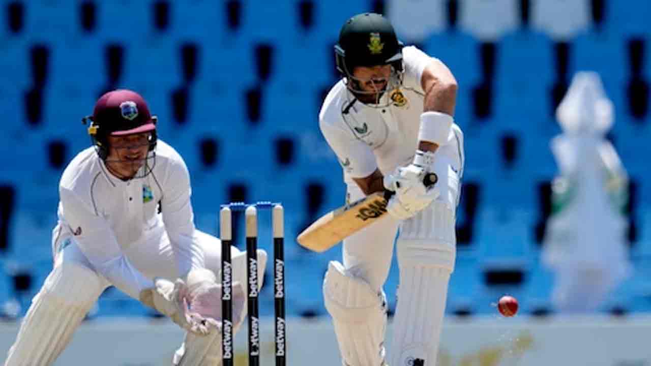 దక్షిణాఫ్రికా 311/7