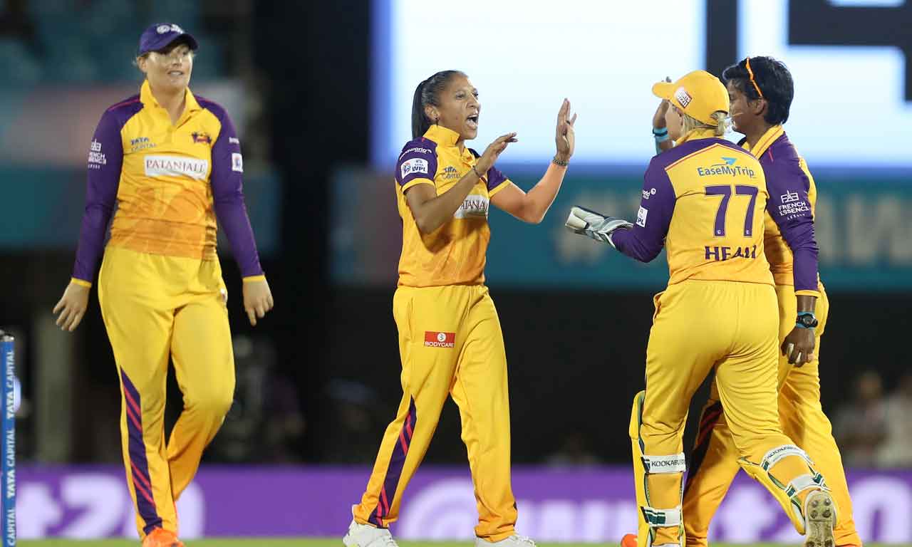 DC vs UPW | ఒకే ఓవర్లో రెండు వికెట్లు తీసిన షబ్నం.. ఢిల్లీ స్కోర్..?