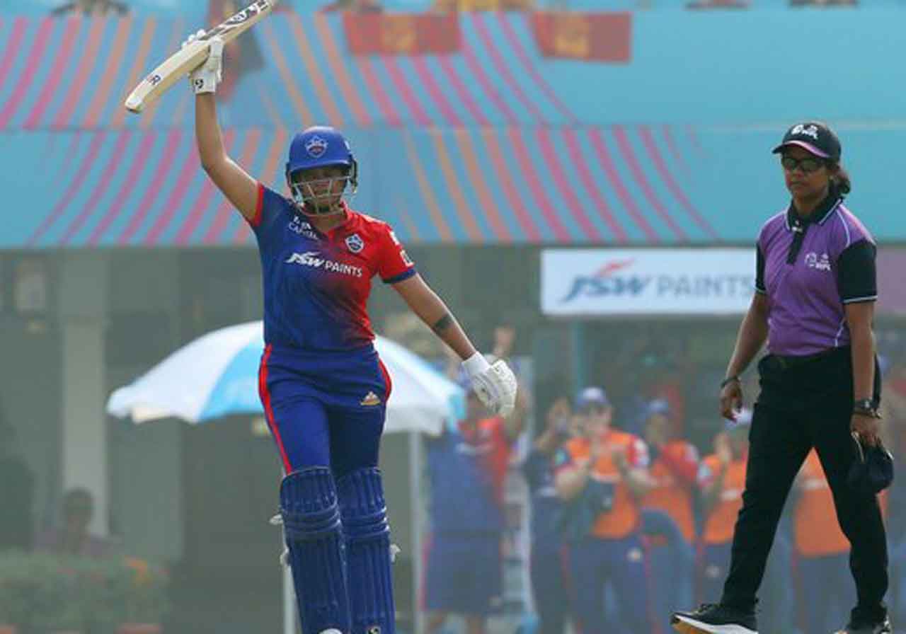 RCB vs  DC | ష‌ఫాలీ వ‌ర్మ, లానింగ్‌ హాఫ్ సెంచ‌రీ.. ఢిల్లీ క్యాపిటల్స్ స్కోర్ ఎంతంటే..?