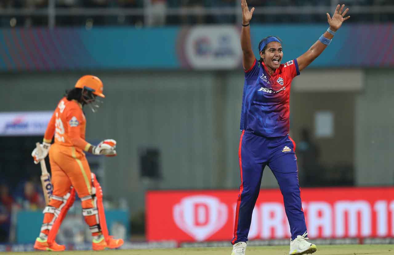 DC vs GG | హర్లీన్ ఔట్.. సగం వికెట్లు కోల్పోయిన గుజరాత్.. స్కోర్ ఎంతంటే..?