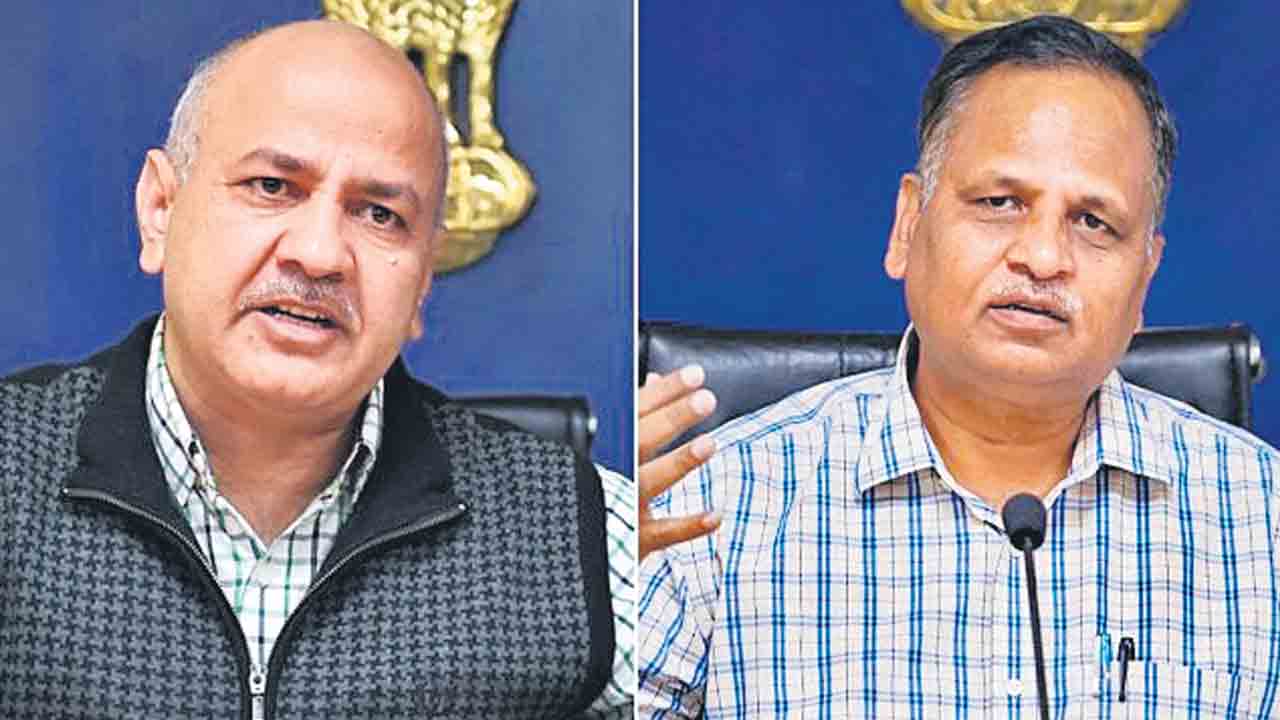 సిసోడియా, సత్యేంద్ర రాజీనామా