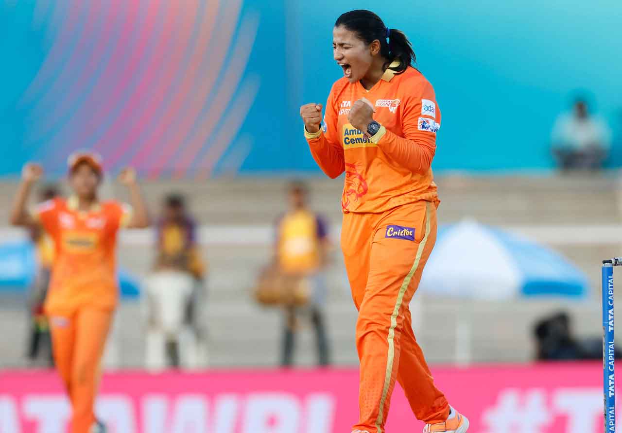 GG vs UPW | దీప్తి ఔట్.. ఐదో వికెట్ కోల్పోయిన యూపీ.. స్కోర్ ఎంతంటే..?