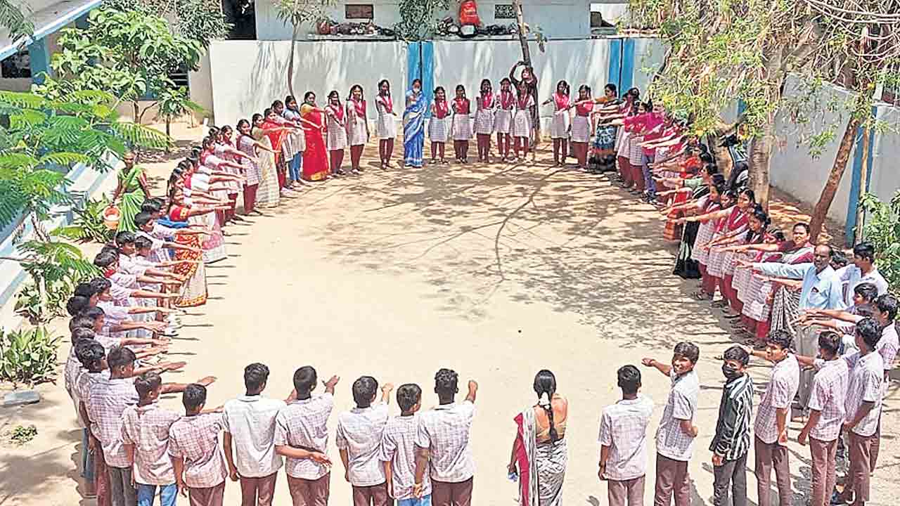 పోషకాహారంపై అవగాహన కలిగి ఉండాలి