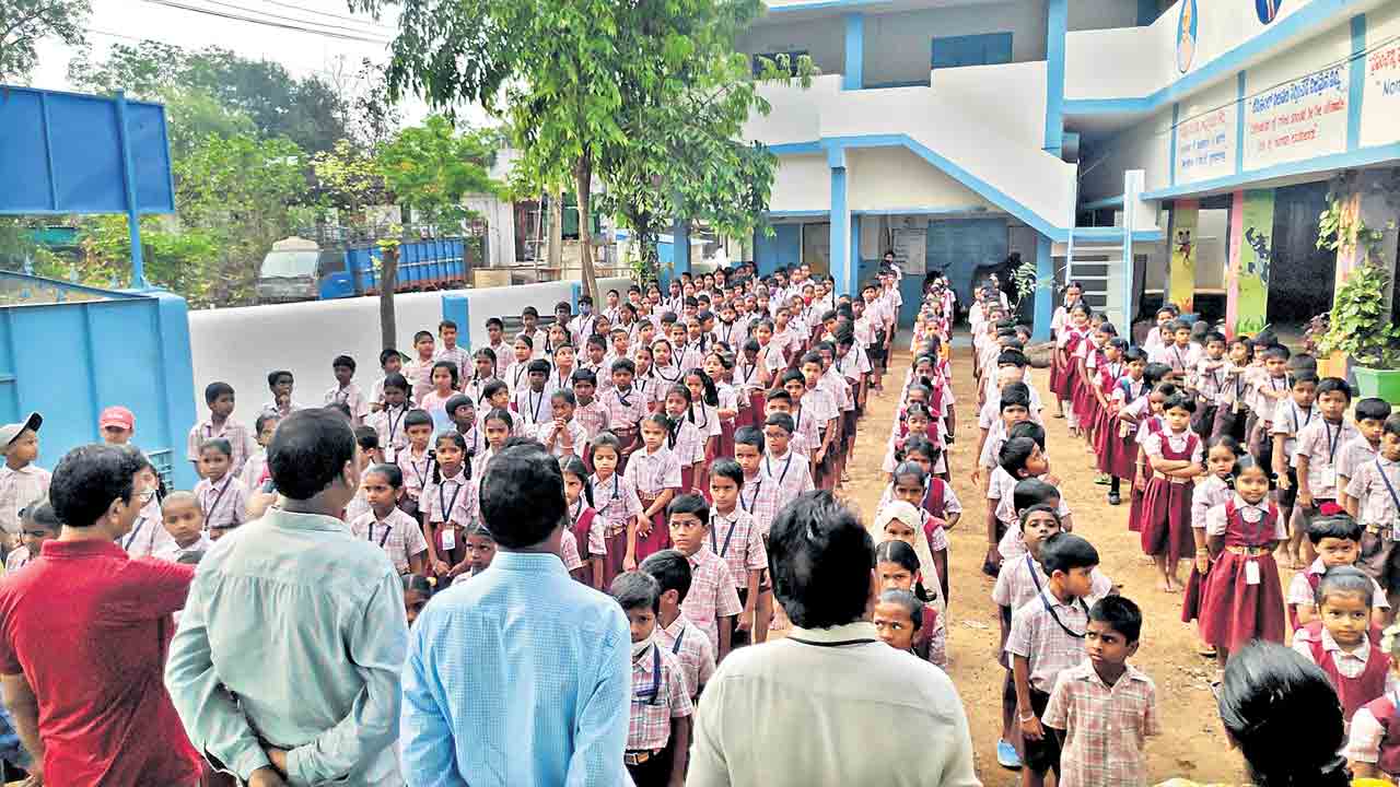 Mana Ooru Mana badi |  అడ్మిషన్లు నిల్‌.. విద్యార్థులు ఫుల్‌.. మన బస్తీ-బడికి మస్తు డిమాండ్‌