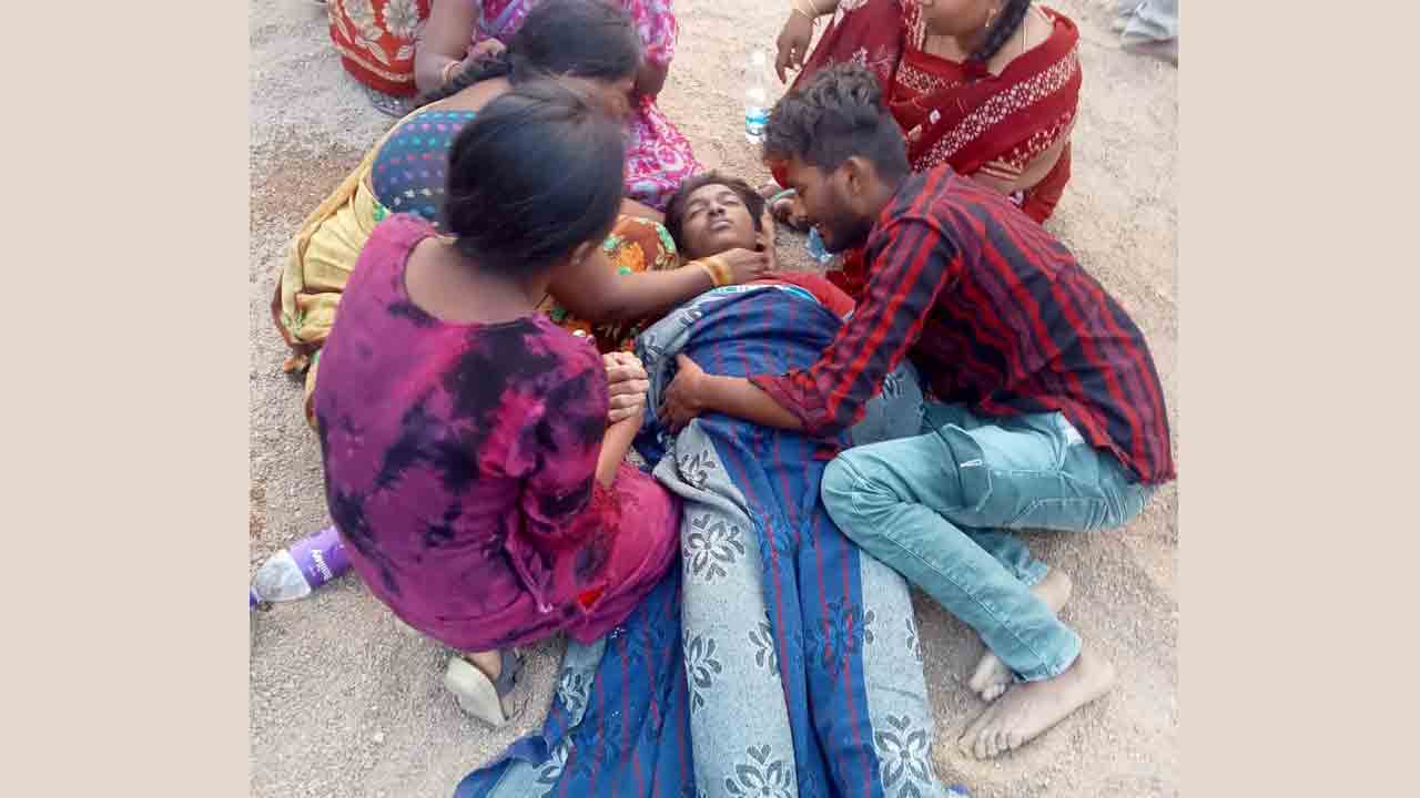 పండుగ పూట విషాదం