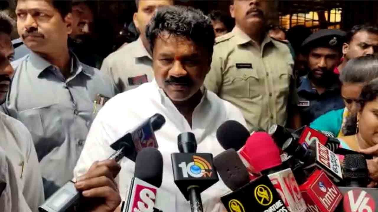 Talasani Srinivas yadav | బల్కంపేట ఎల్లమ్మకు 2.20 కిలోల బంగారు కిరీటం: మంత్రి తలసాని