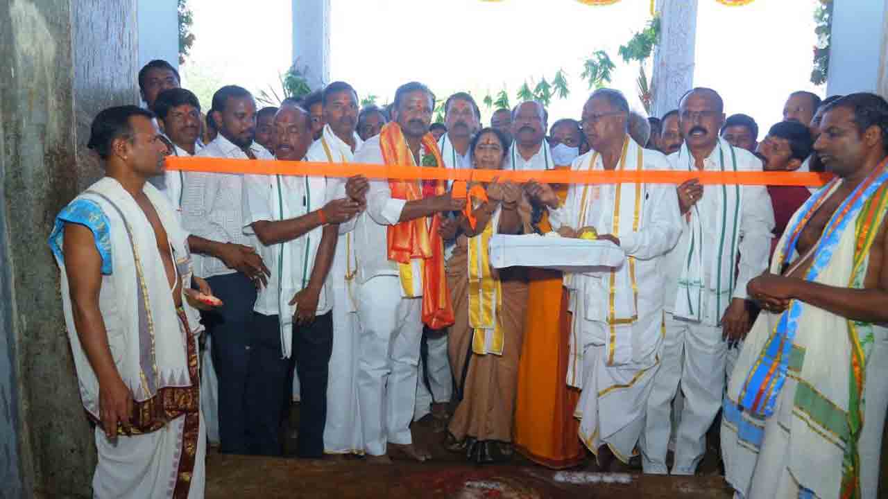 అత్యంత సుందరంగా కురుమూర్తి ఆలయం