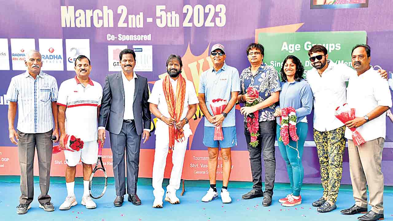 హైదరాబాద్‌ టెన్నిస్‌ టోర్నీ షురూ