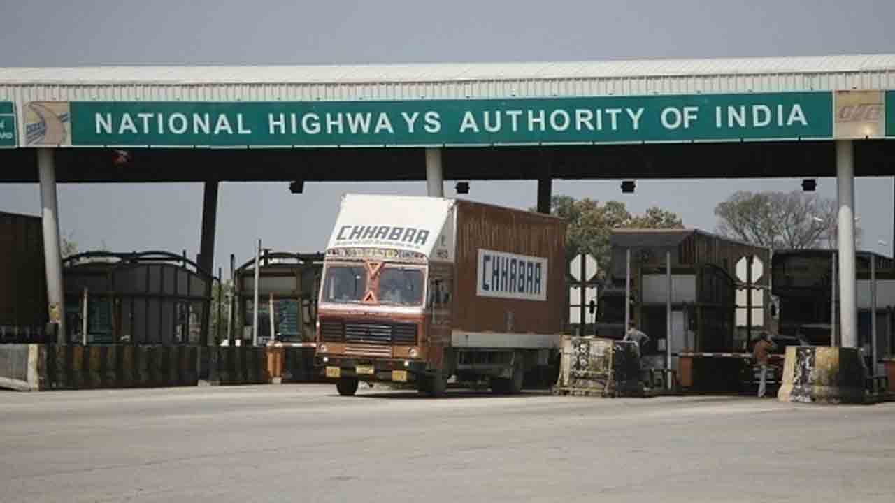 Toll tax | రేపటి నుంచి టోల్‌ బాదుడు షురూ.. సగటున 4 నుంచి 4.5 శాతం పెంపుదల