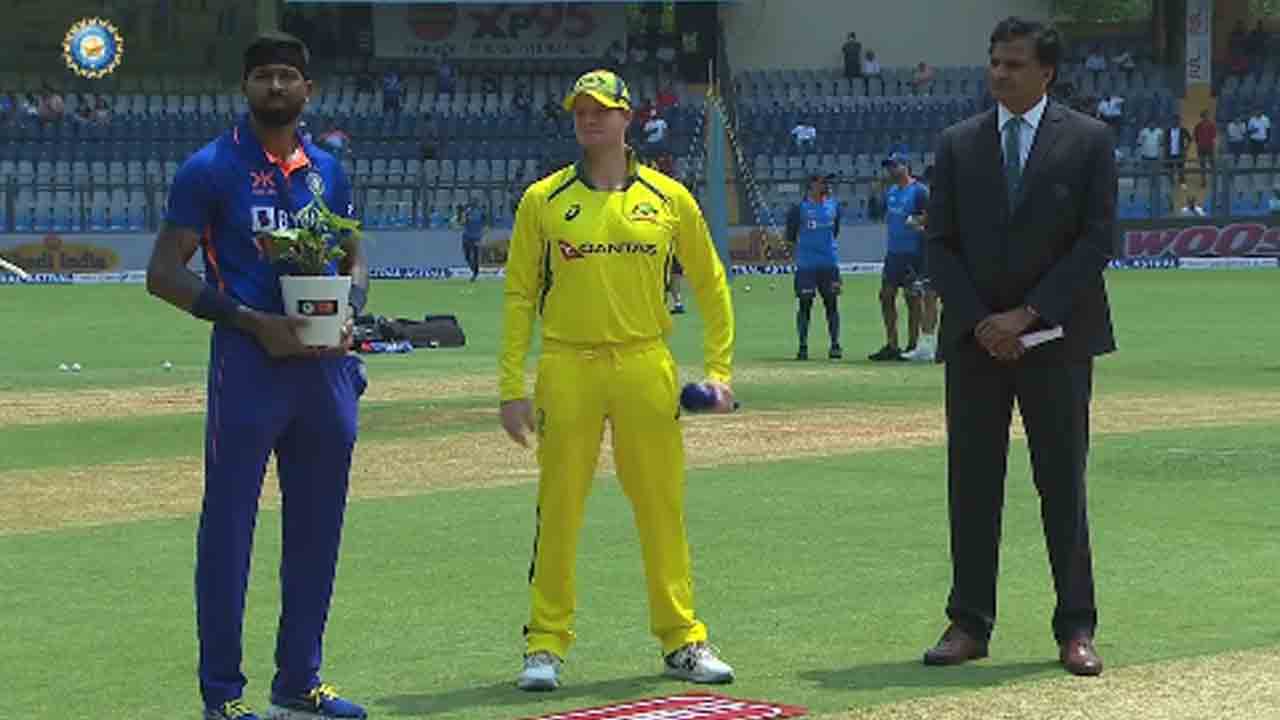 India VS Australia | టాస్ గెలిచిన టీమ్‌ఇండియా.. ఆస్ట్రేలియా ఫ‌స్ట్‌ బ్యాటింగ్