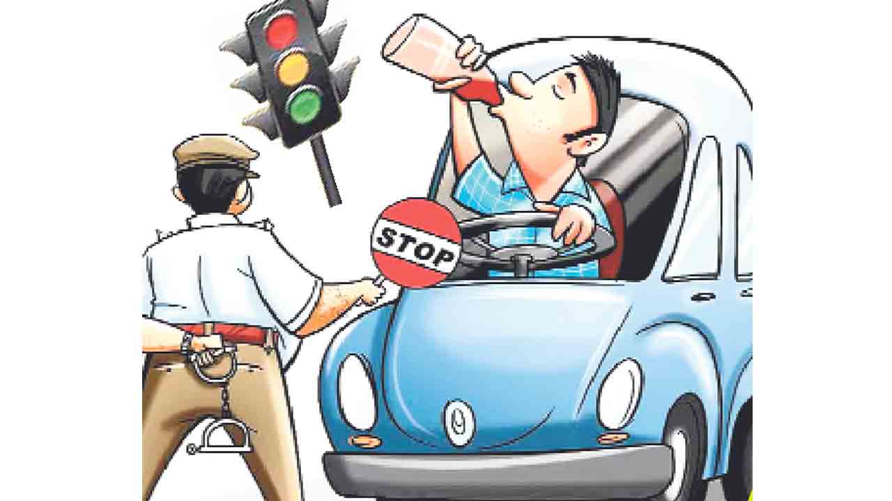 ట్రాఫిక్‌ నిబంధనలు ఉల్లంఘిస్తే ‘ఫైన్‌’