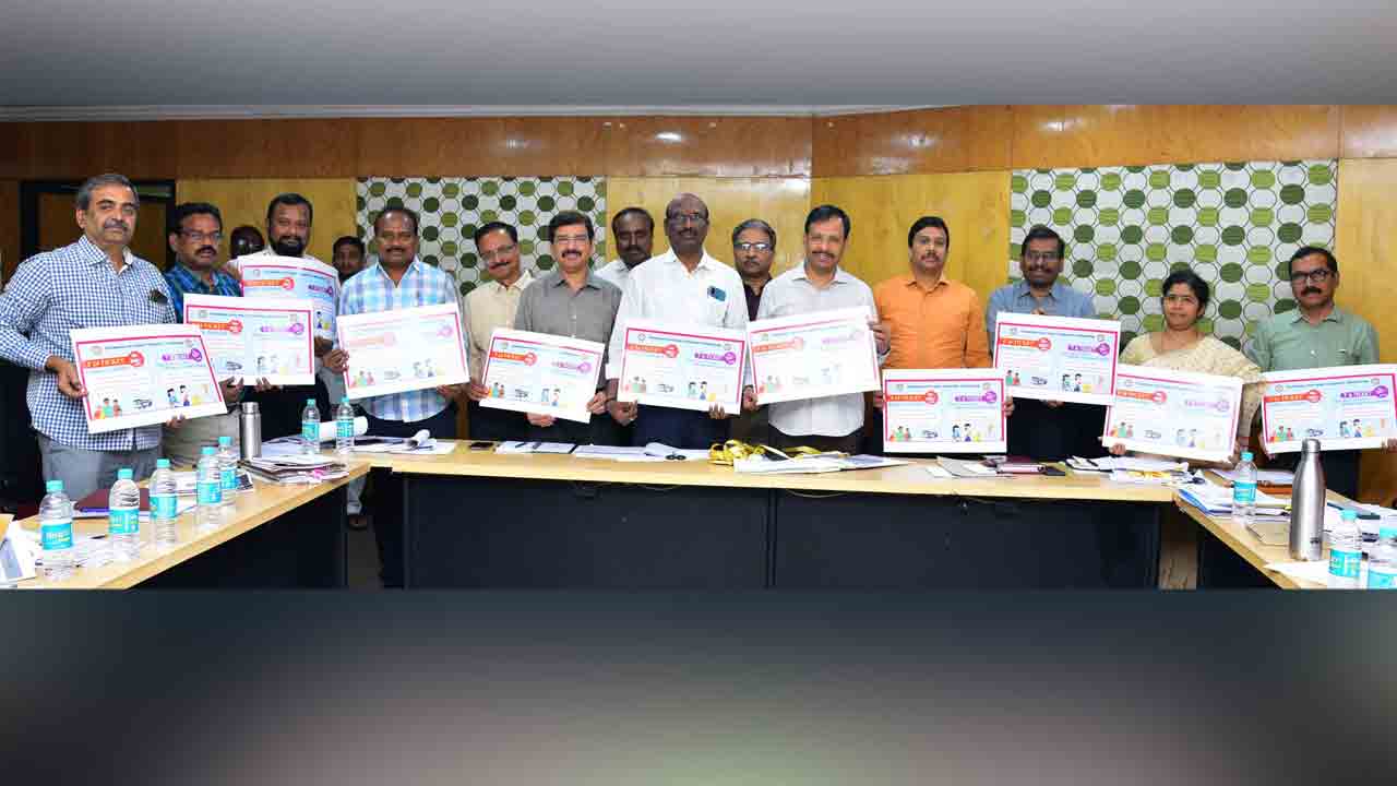 TSRTC | ఆర్టీసీ బంపర్‌ ఆఫర్.. రూ. 50 చెల్లిస్తే సిటీ బ‌స్సుల్లో ఫ్రీ జర్నీ.. కానీ!