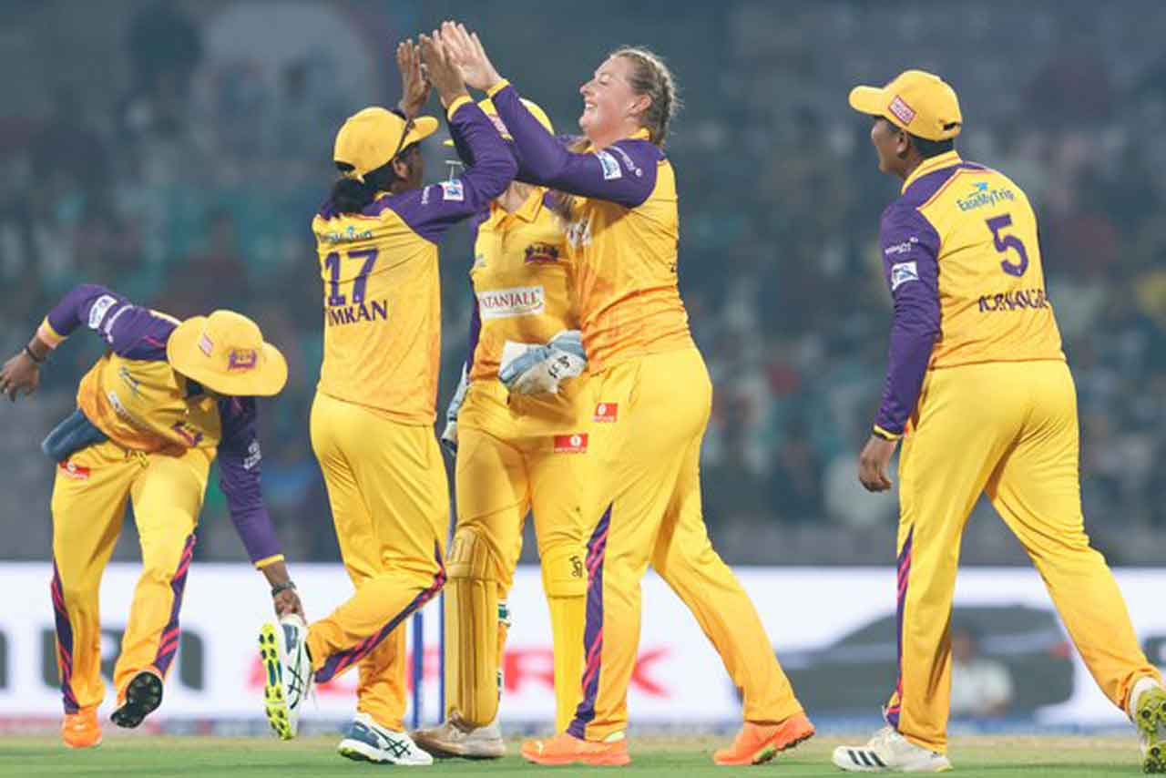 UPW vs GG | ఓపెన‌ర్లు ఔట్‌.. గుజ‌రాత్ జెయింట్స్ స్కోర్ ఎంతంటే..?