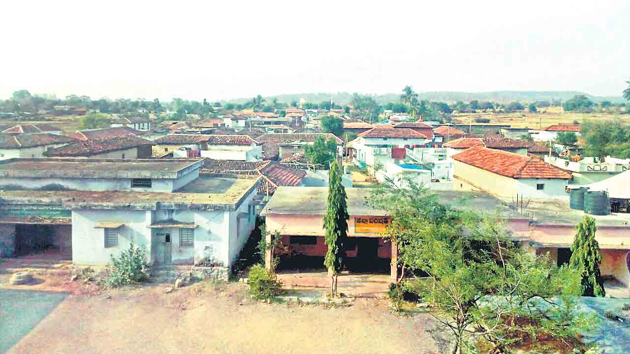 ప్రకృతి ఒడిలో.. ‘గట్టు కింది’ గ్రామాలు