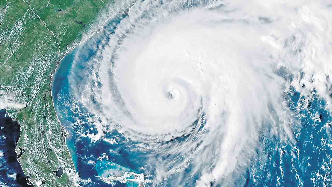 అమెరికాకు తుఫాను ముప్పు