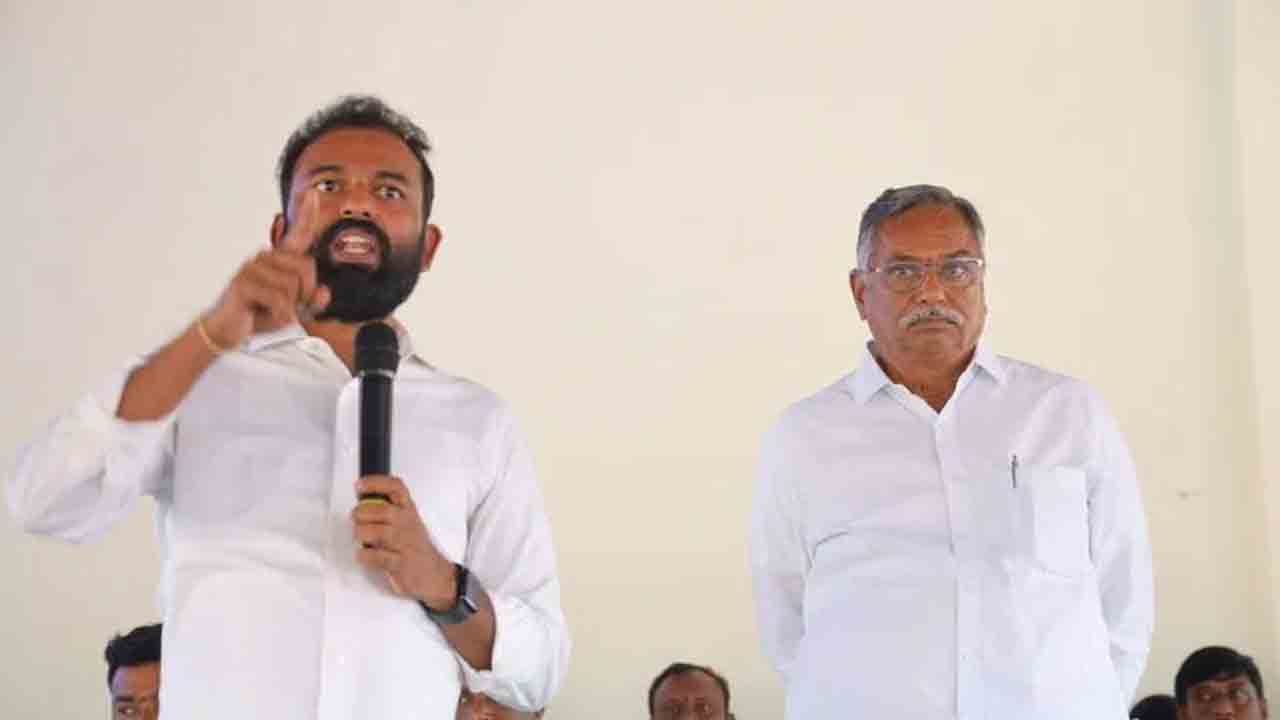 ‘బండి’ ధర్నా రాజకీయ డ్రామా