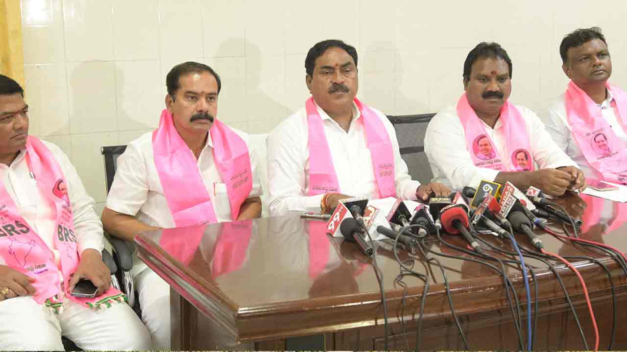 బీజేపీకి ప్రజలే బుద్ధి చెప్తరు