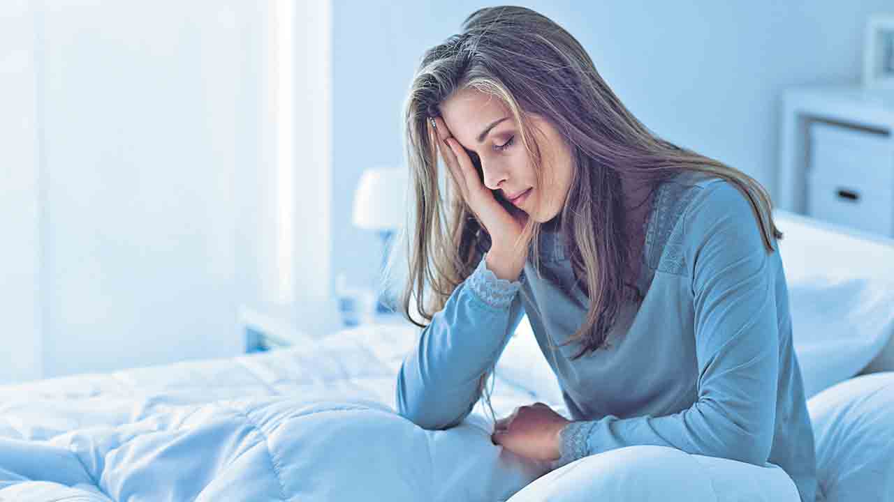 Sleep | కంటికి కునుకే కరువాయే.. ఇండియాలో సగం మంది 6 గంటలు కూడా పడుకోవట్లేదు.. కారణాలేంటి?