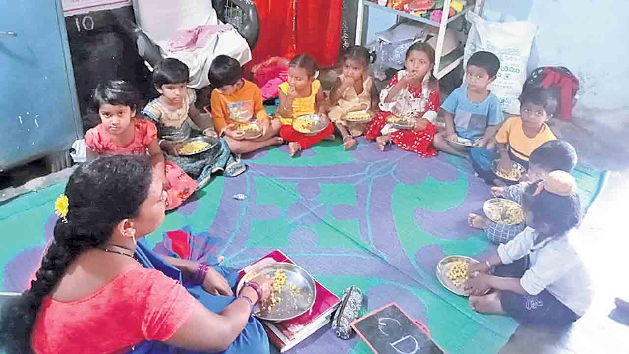 తల్లి స్ఫూర్తితో సేవ