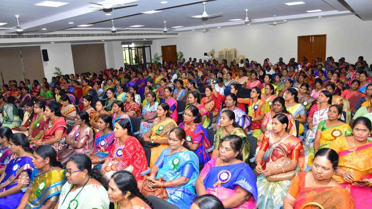 స్త్రీరస్తు.. శుభమస్తు.. ఘనంగా మహిళా దినోత్సవ వేడుకలు