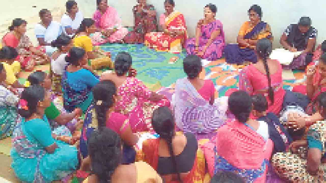 వడ్డీలేని రుణాలు రూ. 158కోట్లు