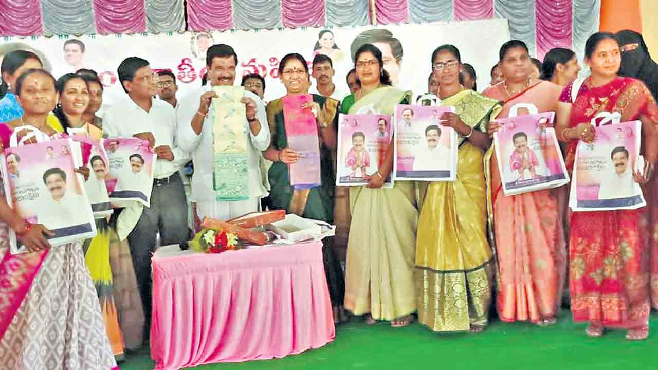 అన్నిరంగాల్లో అతివకు పెద్దపీట