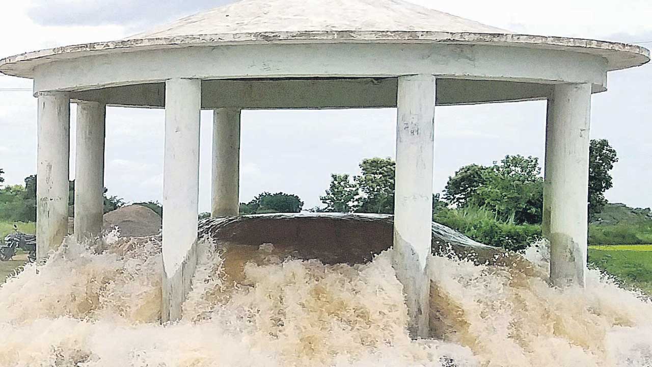 గంగమ్మ తరలిరాగా.. ఎల్లంపల్లి నుంచి నారాయణపూర్‌ రిజర్వాయర్‌కు జలాలు
