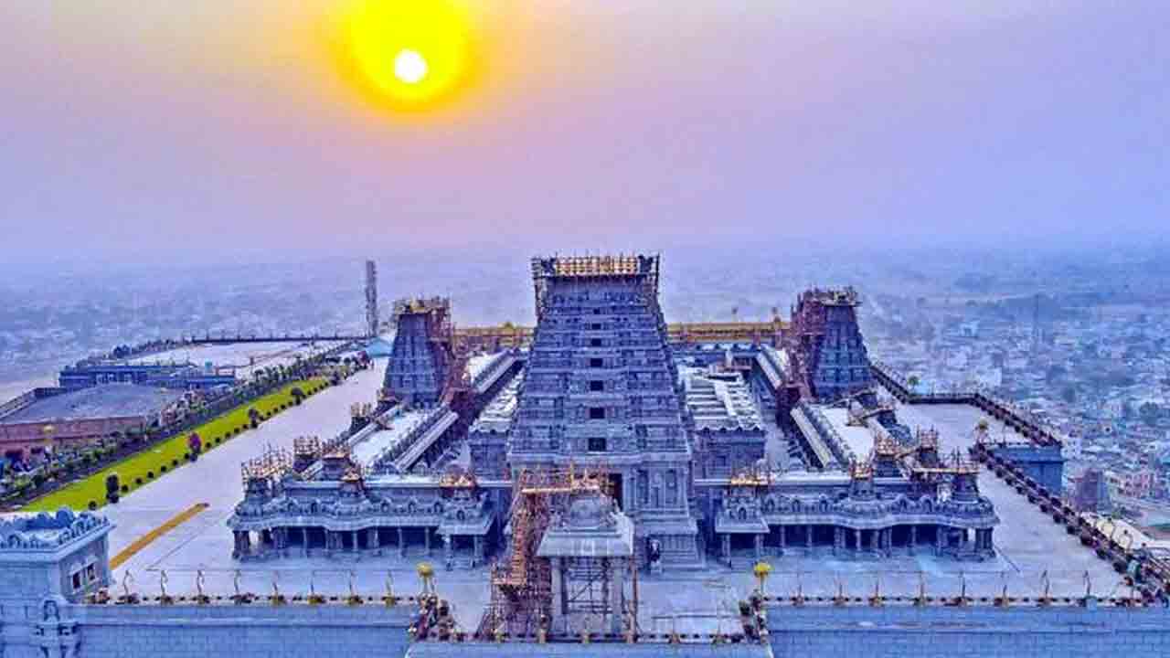 యాదగిరీశుడి హుండీ ఆదాయం 2.55 కోట్లు