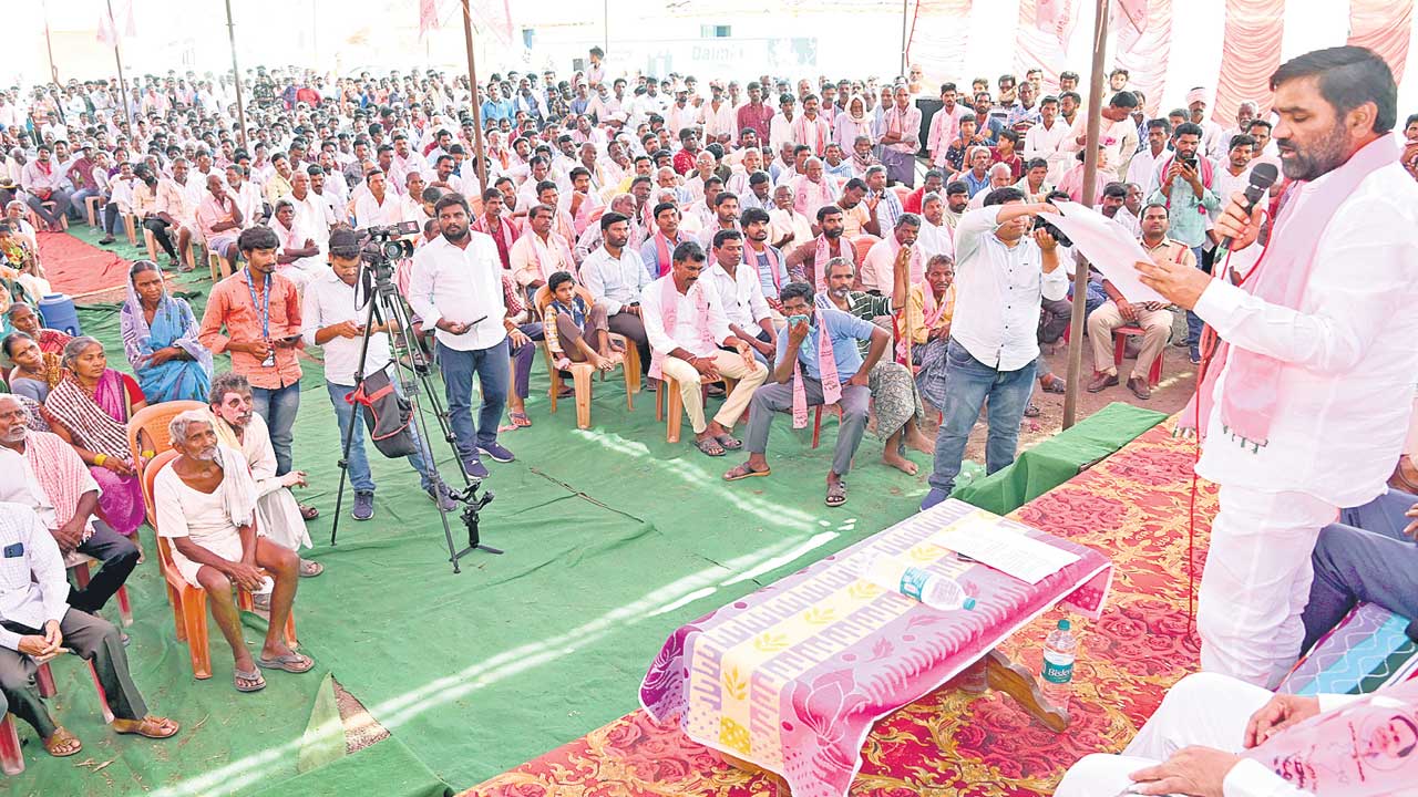 మూడోసారీ ఎగిరేది గులాబీ జెండానే