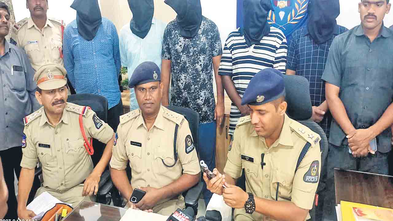 రాజీకి పిలిచి హత్య