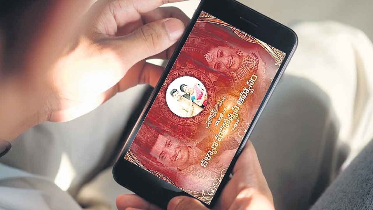 Wedding Invitation |  పెండ్లి ఆహ్వానంలో సరికొత్త ట్రెండ్‌.. వాట్సాప్‌ ద్వారా సందేశాలు, ప్రోమో వీడియోలు