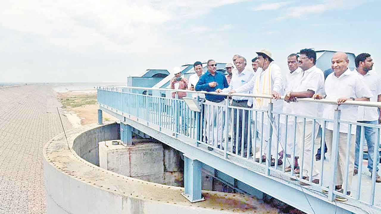 ప్రాజెక్టు నిర్మాణం అద్భుతం